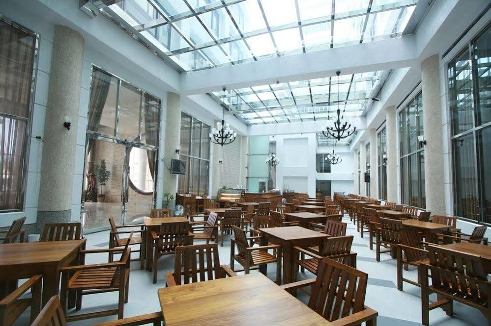 Yentai Hotel Magong Buitenkant foto